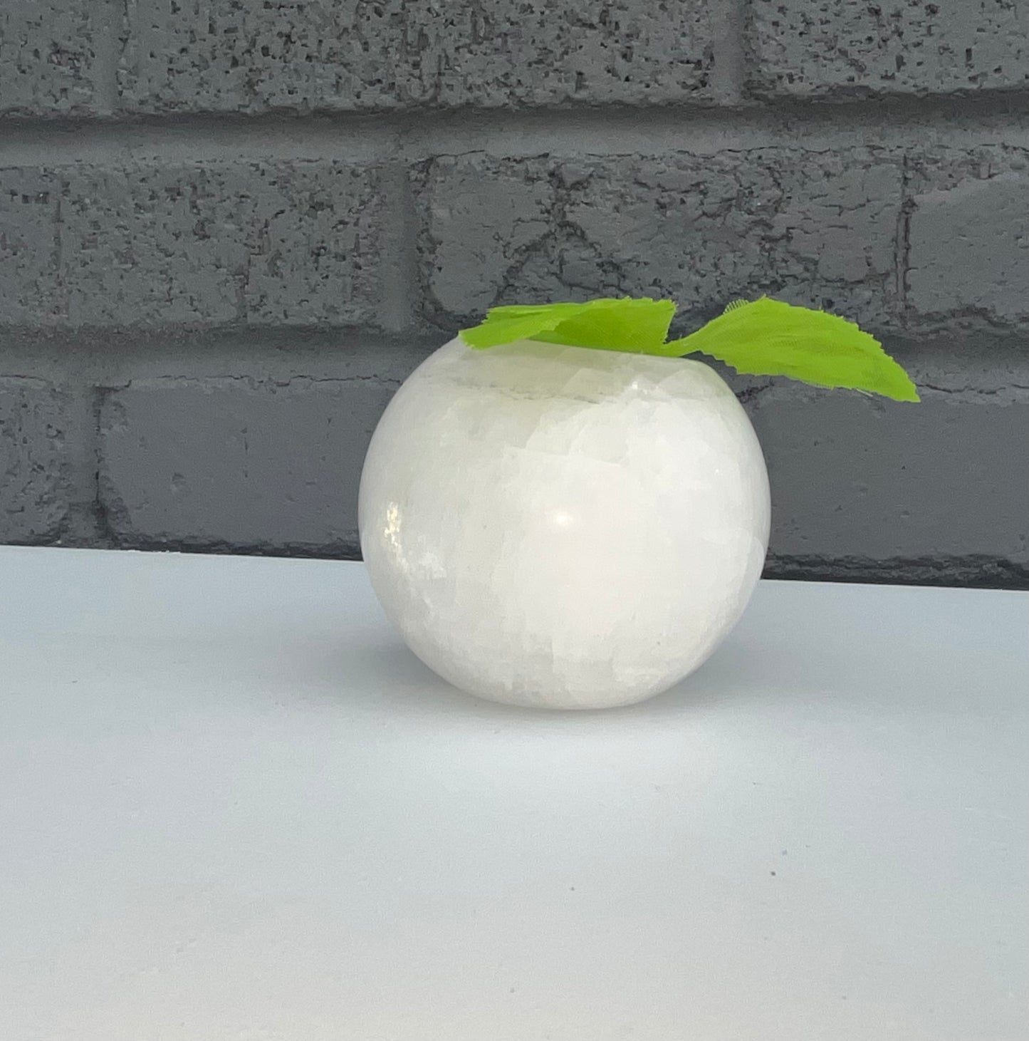 Clear Quartz Apple, 2.6inch