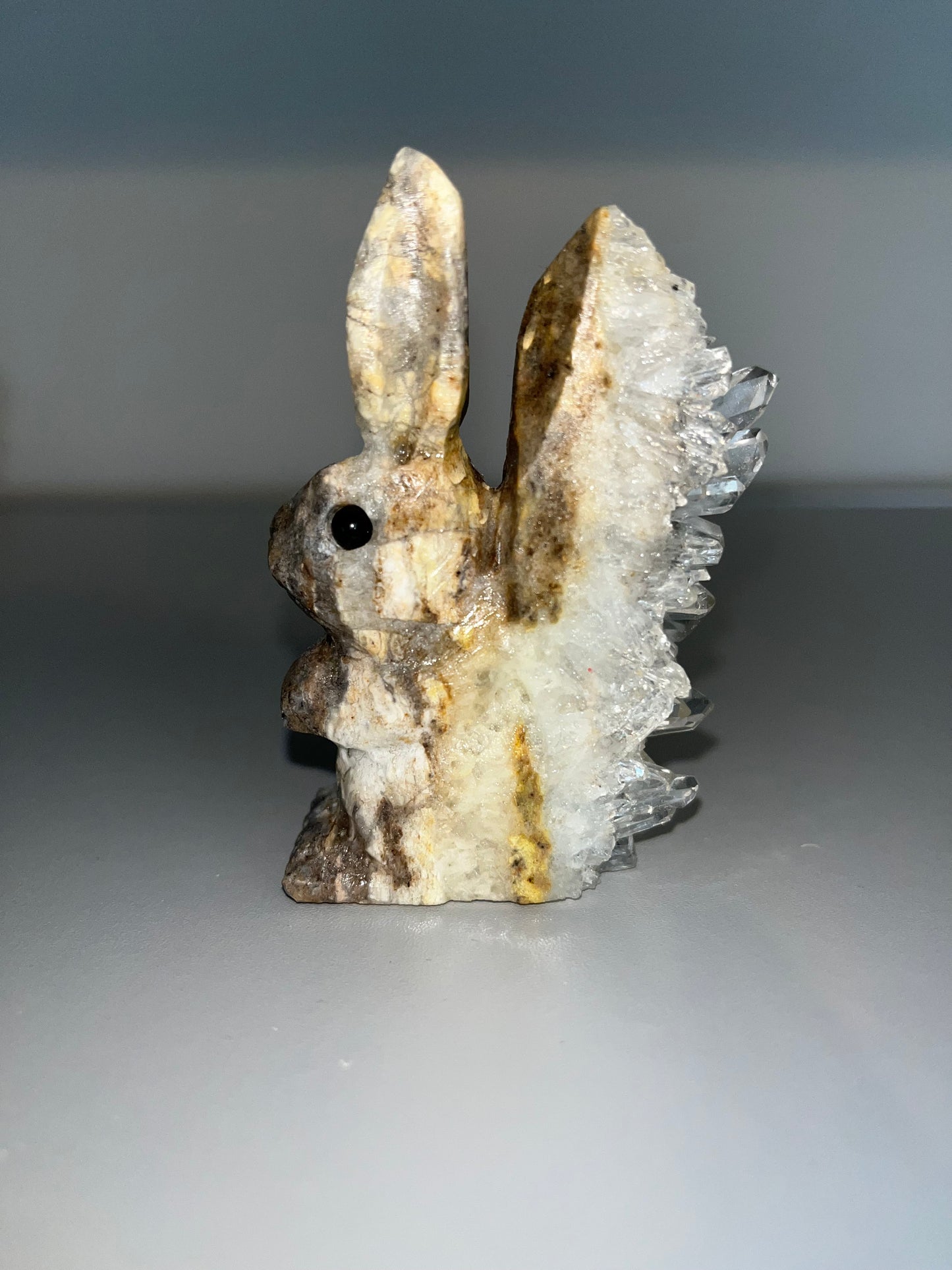 Quartz cluster Rabbit Carving